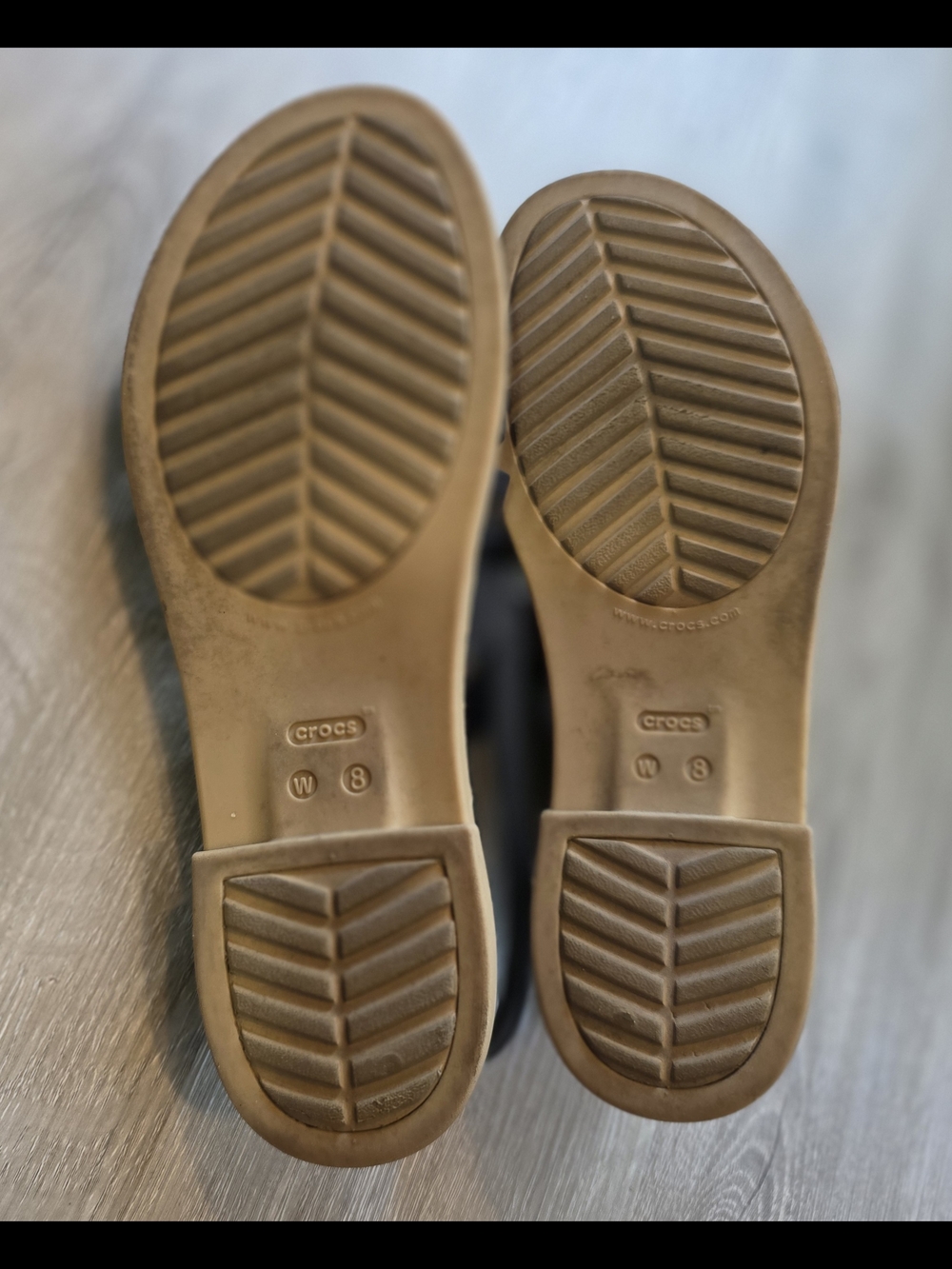 Crocs Tulum Strappy Sandal Womens 8 Black Tan Adjustable Buckle Flat Sand - Picture 6 of 6